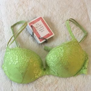 LIME GREEN Lace Bra Victoria Secret 🙌🏻